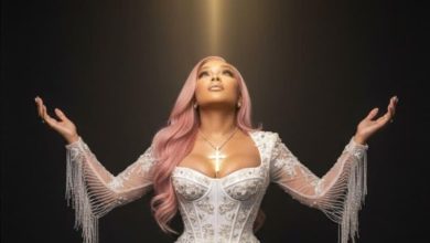 Nia Legend - God Carried Me