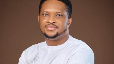Lawrence Oyor - 7 Eyes 7 Wings 7 Scrolls (Live)